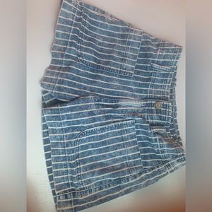 American eagle high rise soft denim shorts size 2 hardly been worn